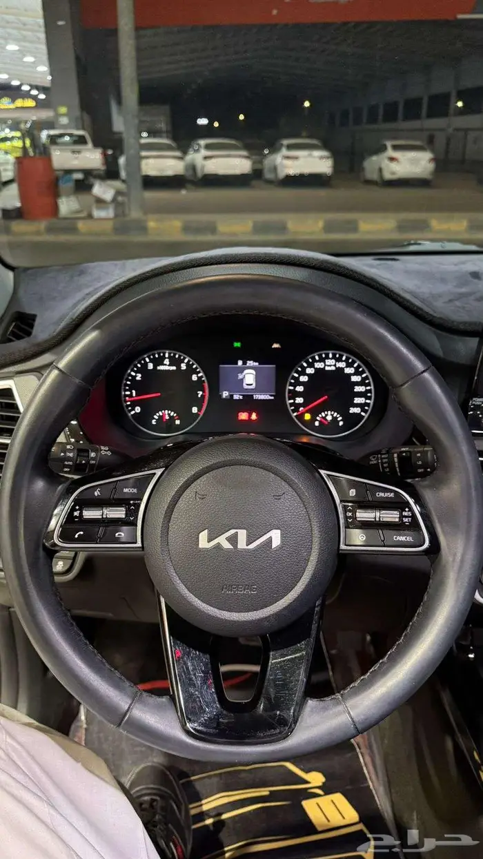 كيا سيلتوس 2022 عداد 173000 فل كامل بدون فتحة 9