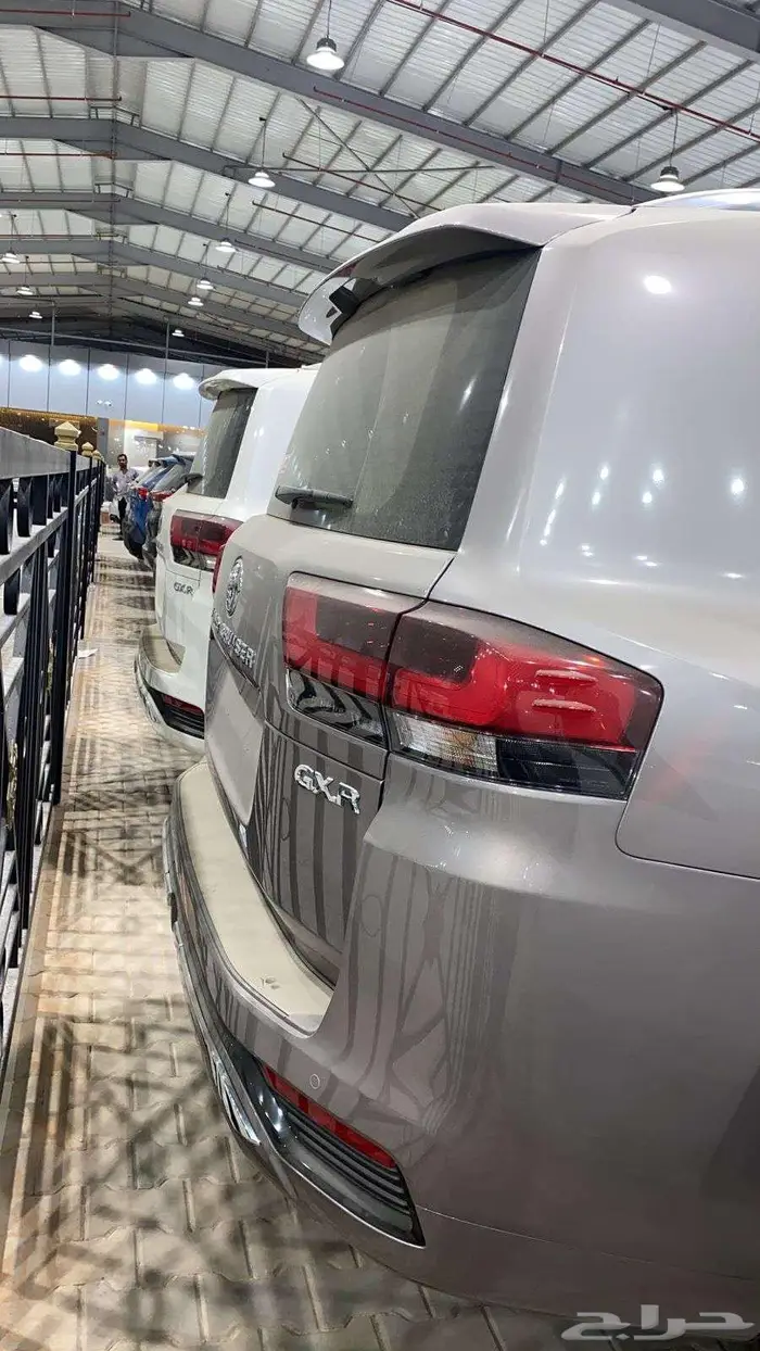 تويوتا لاندكروزر GXR3 بنزين 2025 اصفار 13