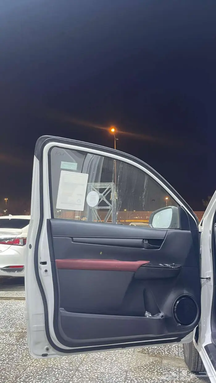 هايلوكس GLX غمارة بدون دبل بنزين 2025 سعودي 3