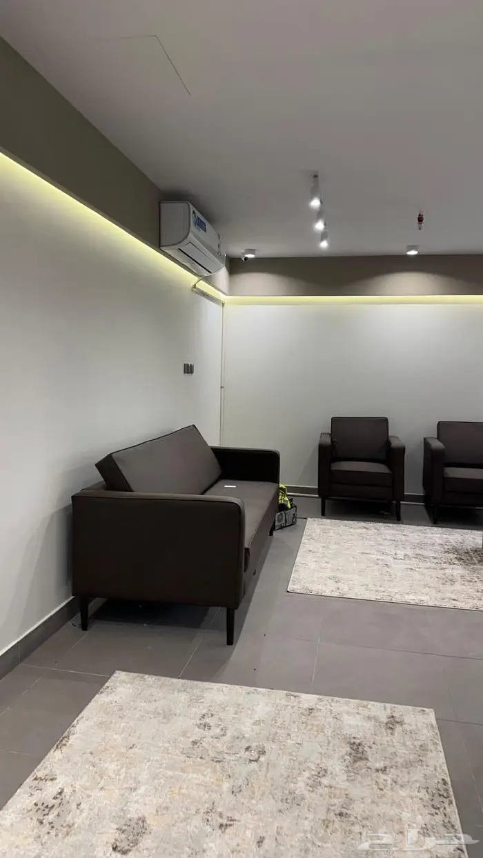 مكتب للتقبيل 10