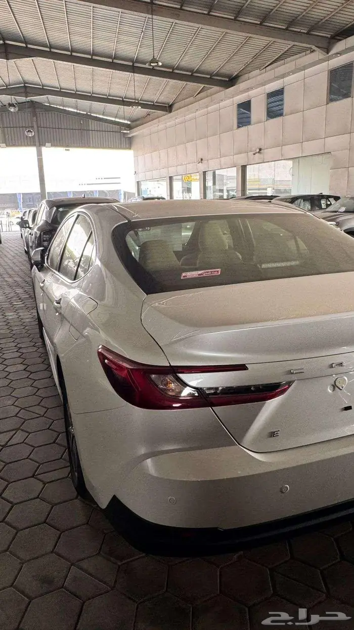 تويوتا كامرى E هايبرد موديل 2025 3