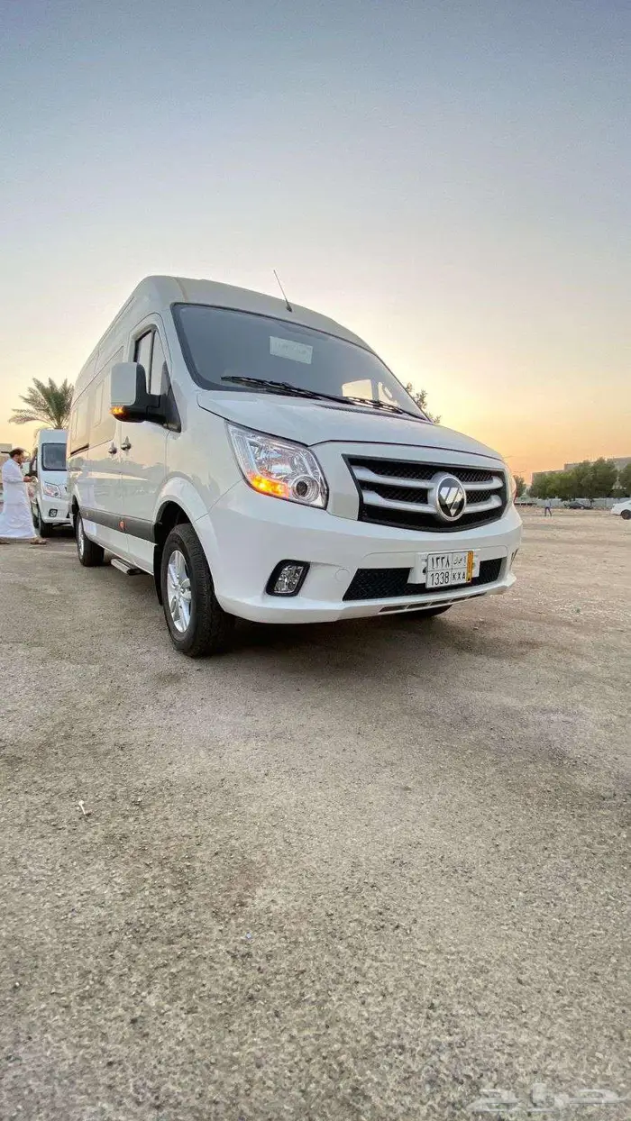 باصات اصفار للايجار الشهري اليومي السنوي 1