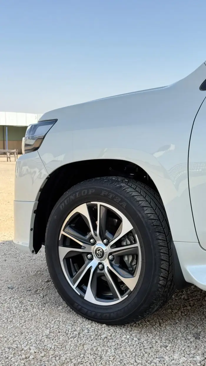 لاندكروزر GXR 2020 تورنق سعودي ماشي 72 فقط 9