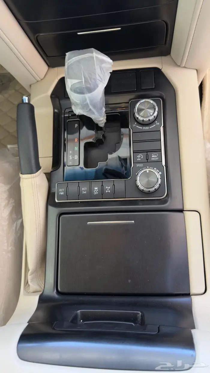 لاندكروزر GXR 2020 تورنق سعودي ماشي 72 فقط 49