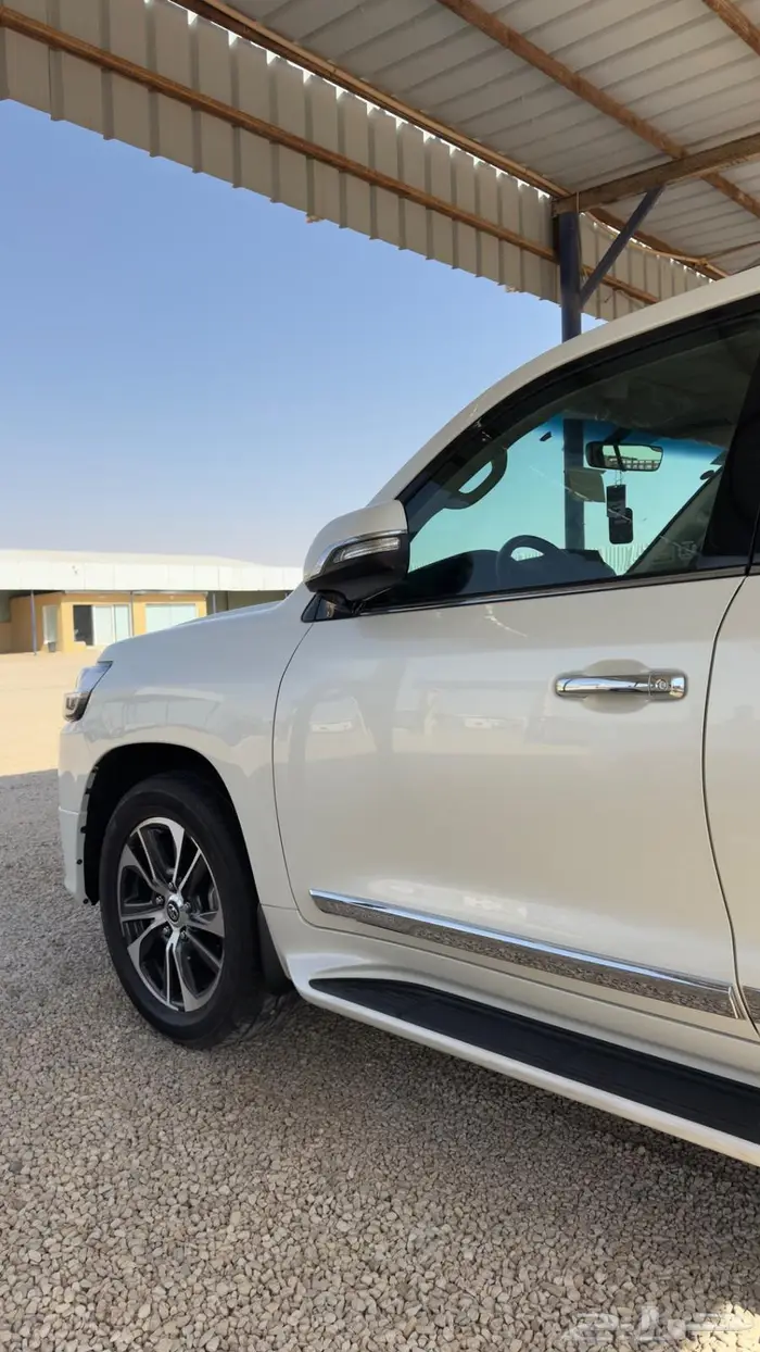 لاندكروزر GXR 2020 تورنق سعودي ماشي 72 فقط 56