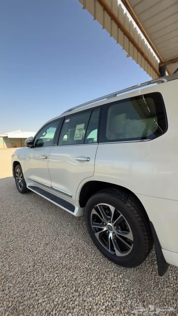 لاندكروزر GXR 2020 تورنق سعودي ماشي 72 فقط 57