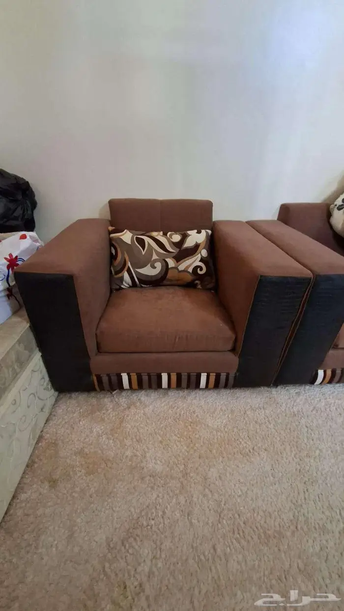 كنب مستخدم في الدرب 1