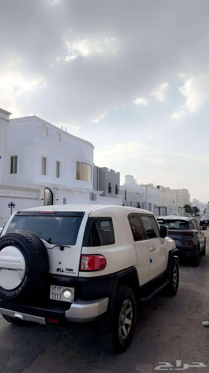 تويوتا اف جي 2011 1
