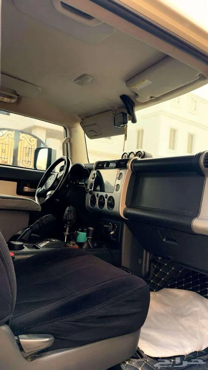 تويوتا اف جي 2011 3