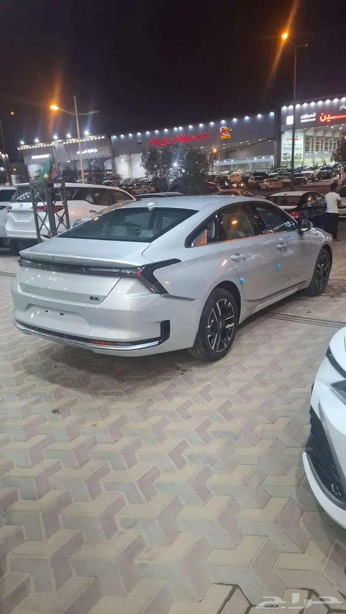 كيا K8 ستاندر GL بنزين 2026 3