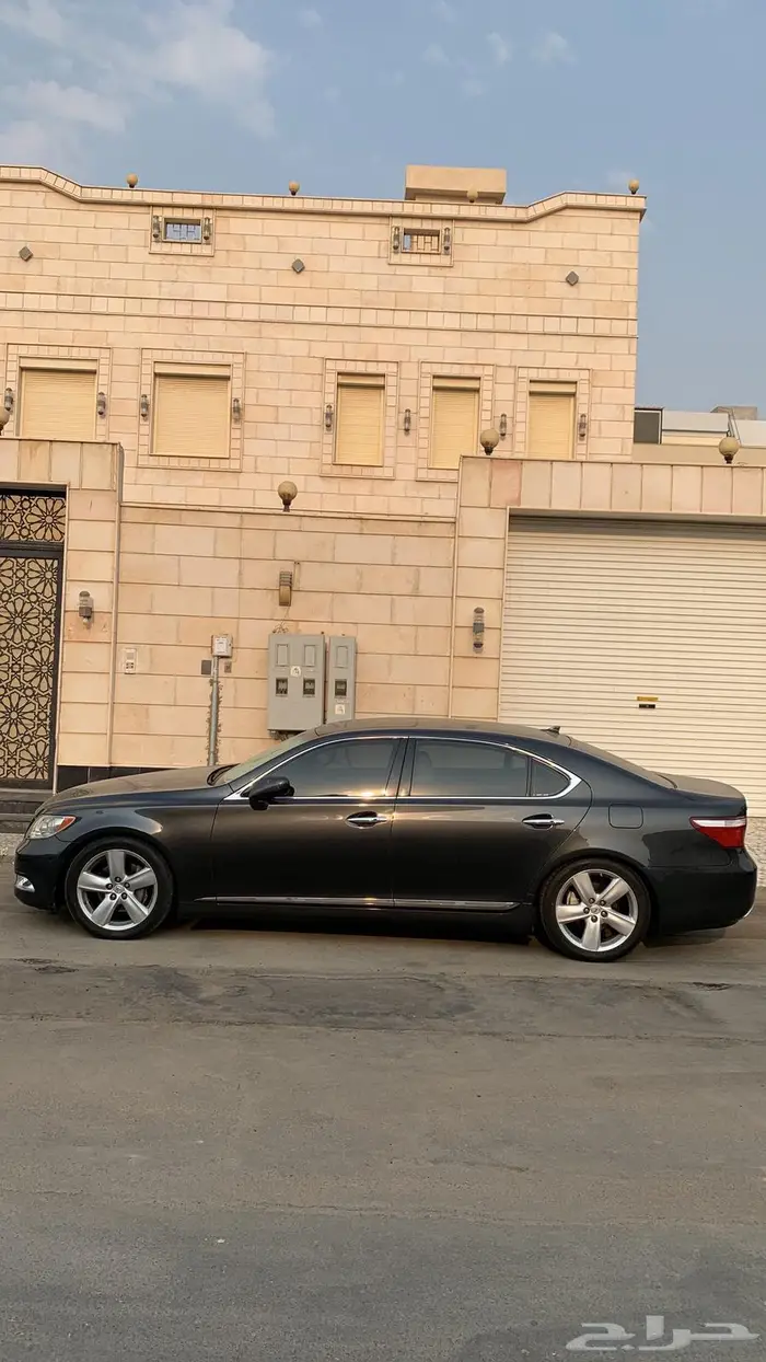 لكزاس LS460 لارج نظيف 1