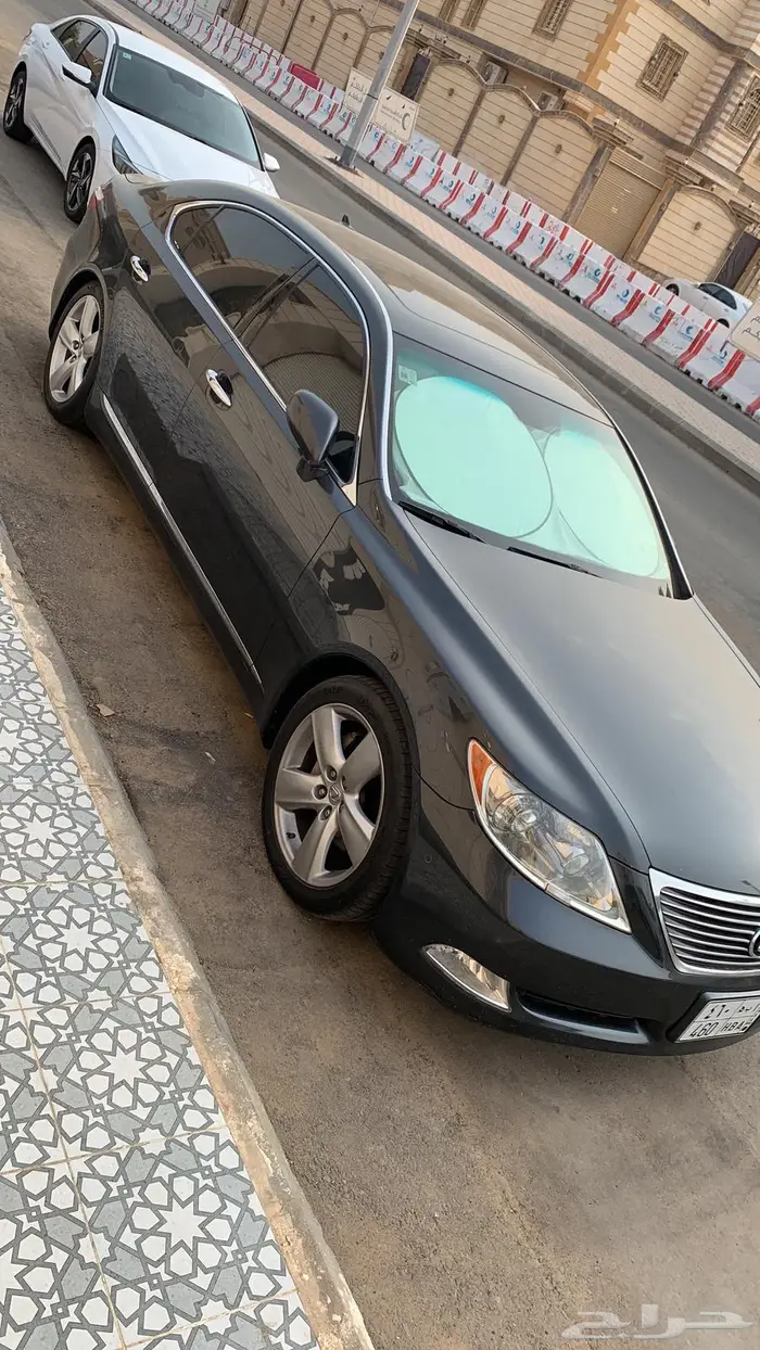 لكزاس LS460 لارج نظيف 3