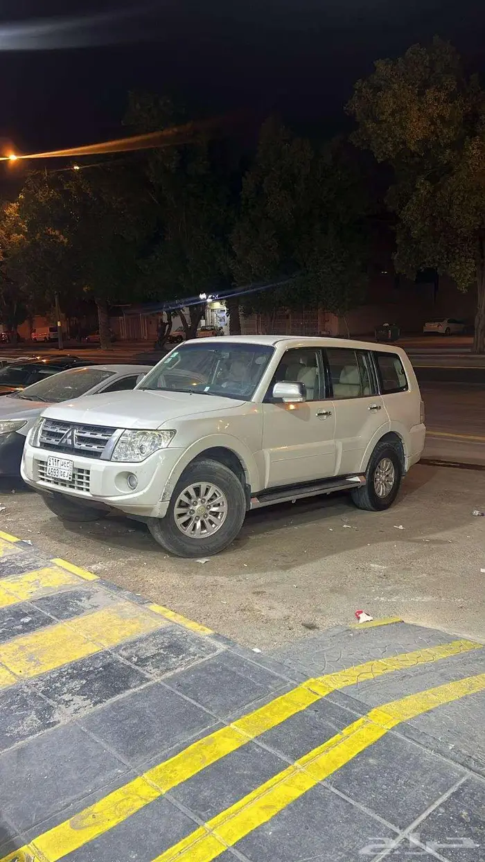 مستوبيشي باجيروا ابيض لؤلؤي 0