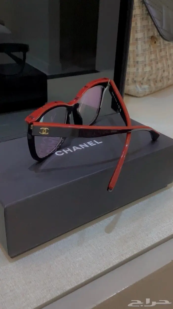 نظارة نظر شانيل الاصلي لون اسود بخط احمر جديد 5
