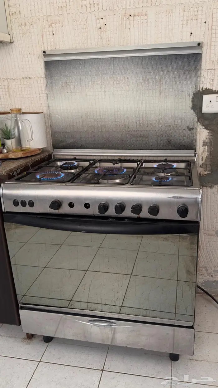 فرن جليم غاز ايطالي حاله ممتازه مفقود فقط اثنان من المفاتيح 0