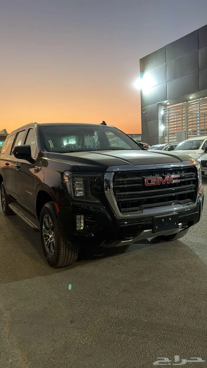 جي ام سي يوكن XL طويل 2024 اسود سعودي 5