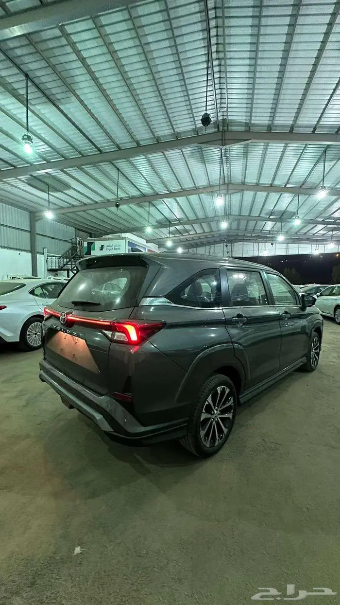 تويوتا فيلوز فل كامل 2025 6