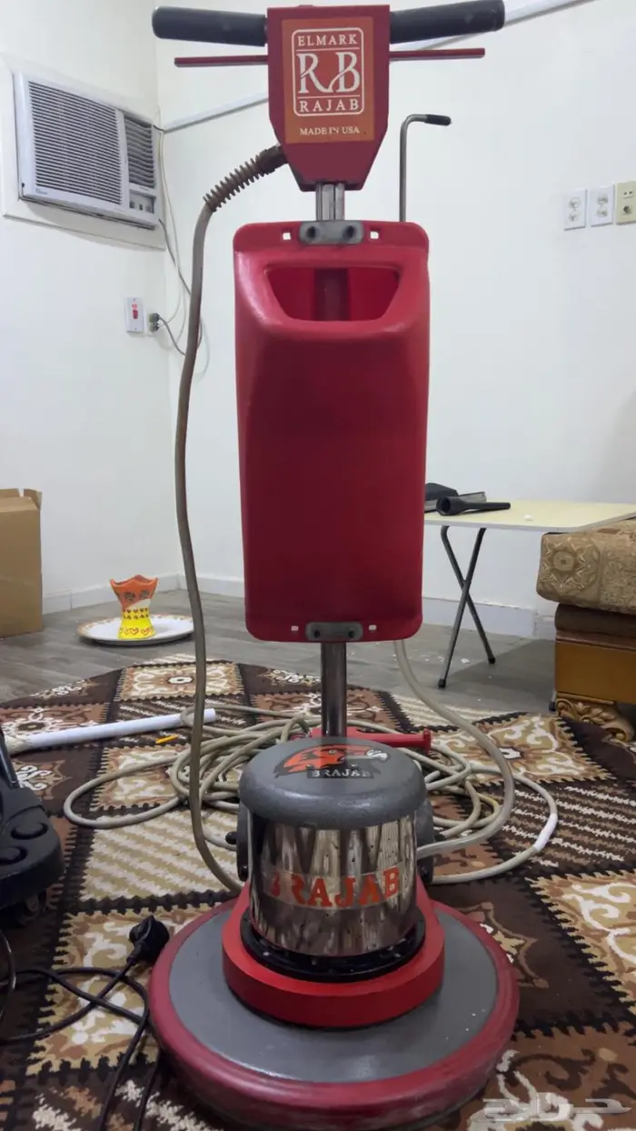 جلاية بلاط ومكنسة كبيرة (( شبة جديده )) استخدام شهور 0