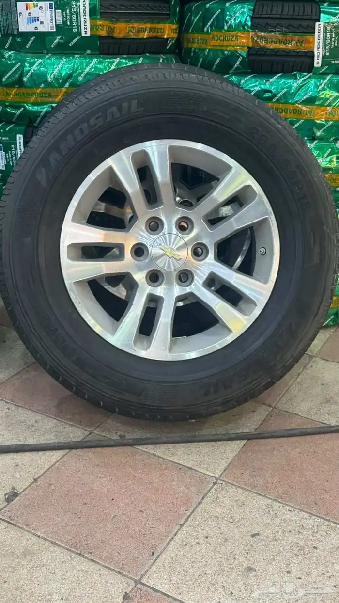 جنوط تاهو مع كفرات جديد للبيع 3