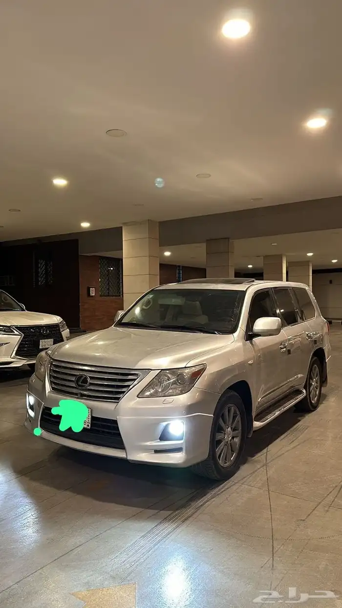 جيب لكزس حجم 570 موديل2011 6