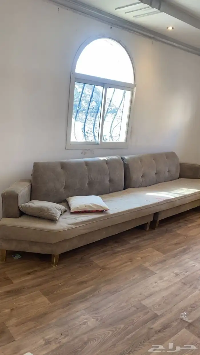 كنب ومغسلة ومدخل 2