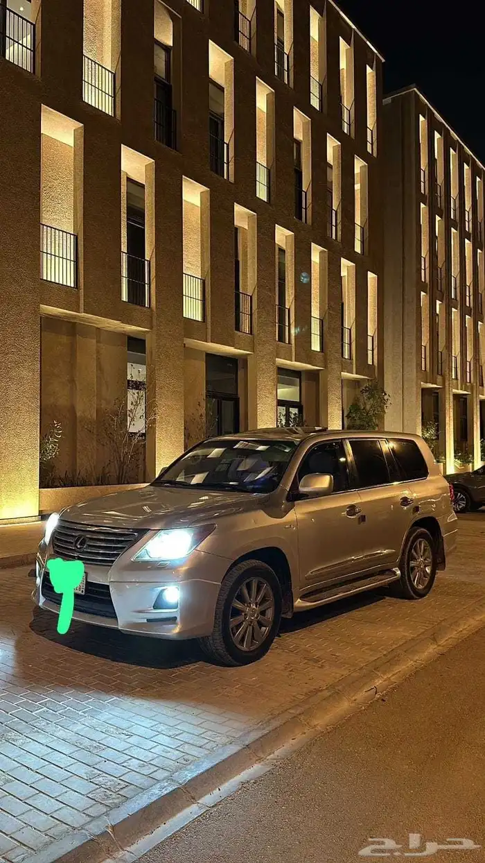 جيب لكزس حجم 570 موديل2011 0