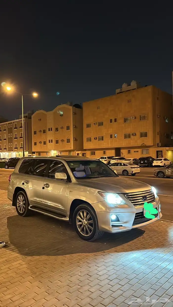 جيب لكزس حجم 570 موديل2011 5