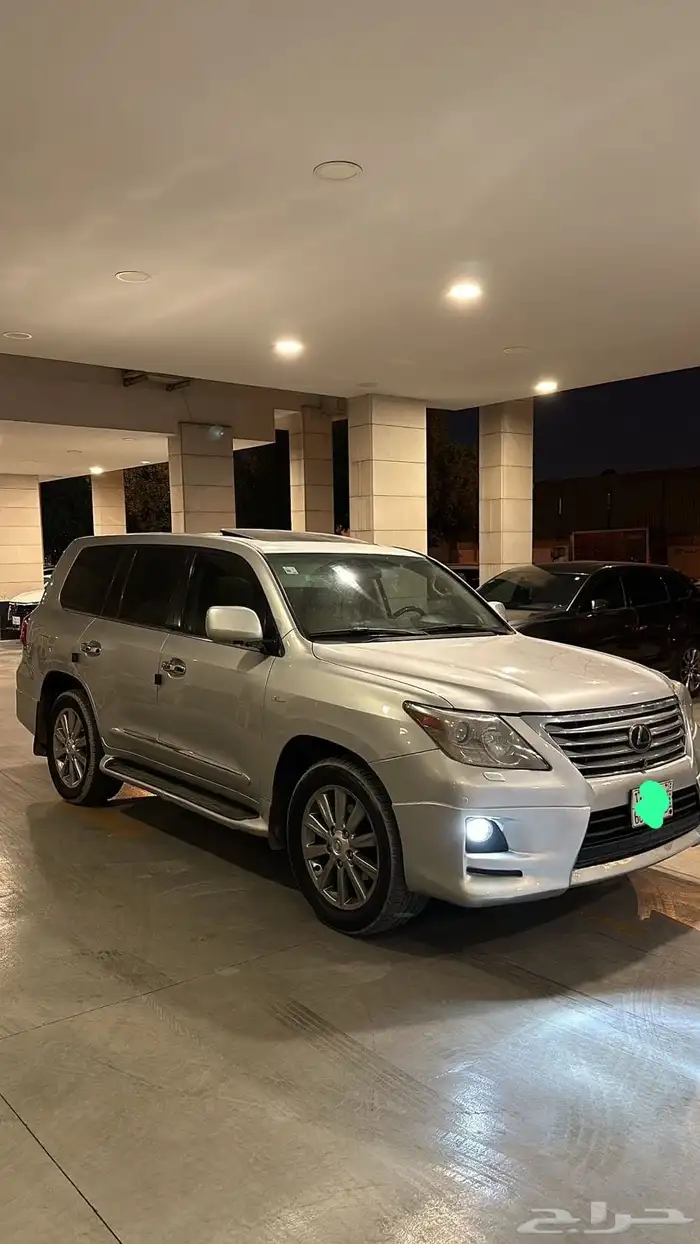 جيب لكزس حجم 570 موديل2011 7