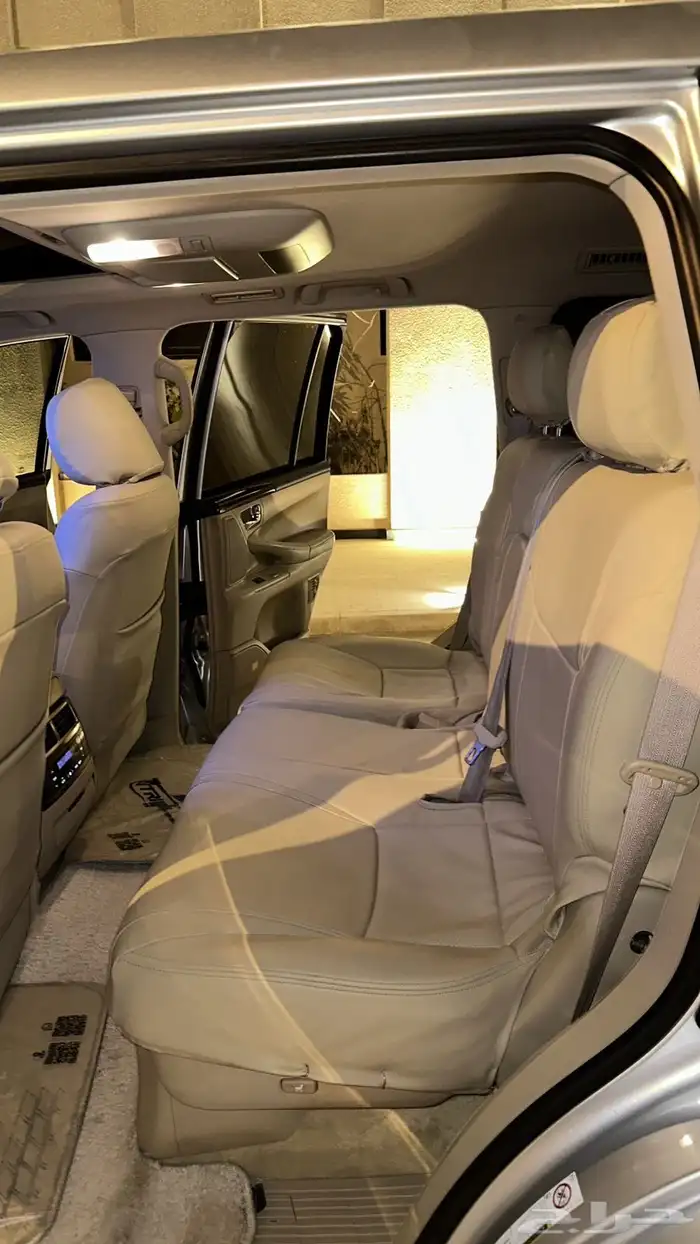 جيب لكزس حجم 570 موديل2011 2