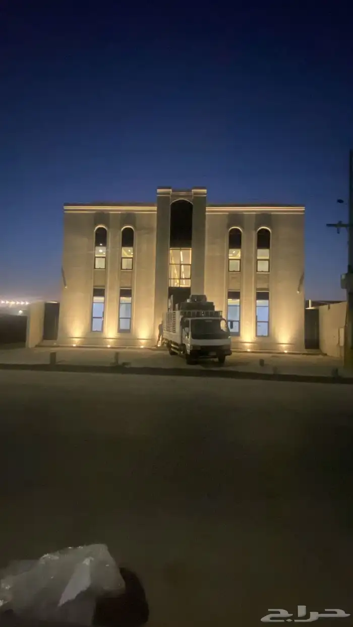 يوجد لدينا شقق عوايل و عزاب بمواقع مختلفة مؤثثة بالكامل 4