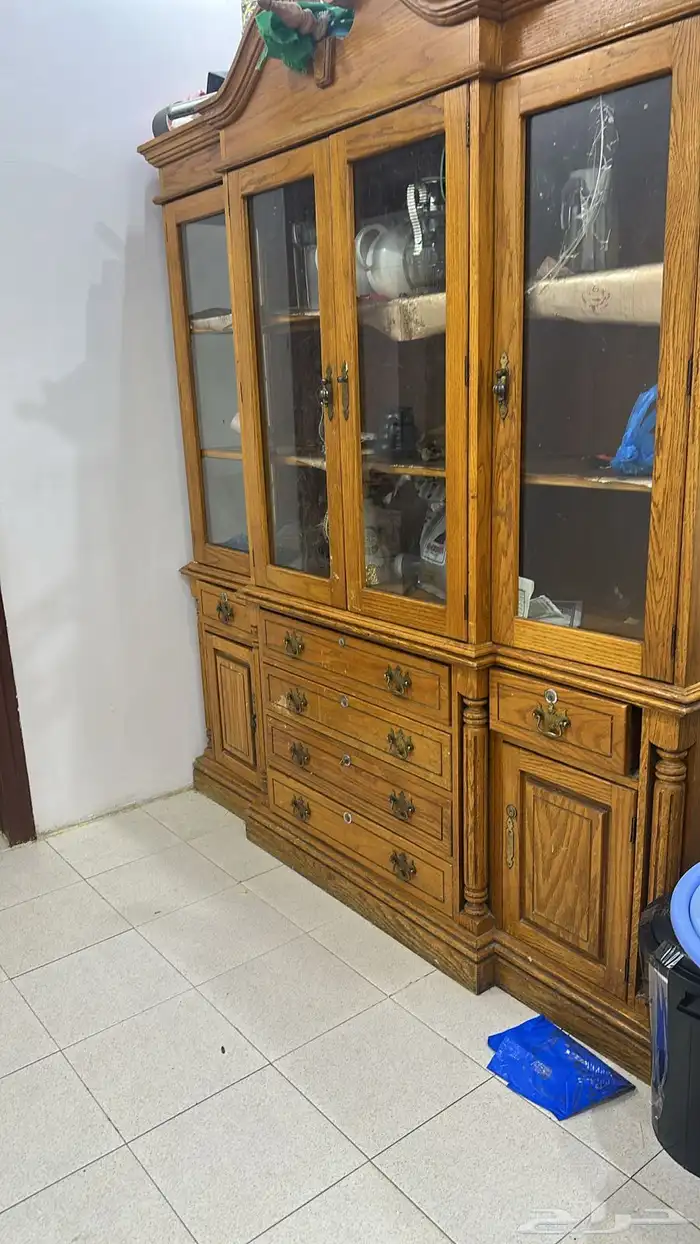 مكتبه ودولاب حديد 1