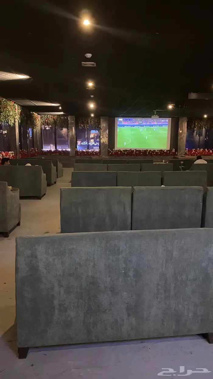 مقهى وكفي ناي سين بكامل تجهيزاته لتقبل 5