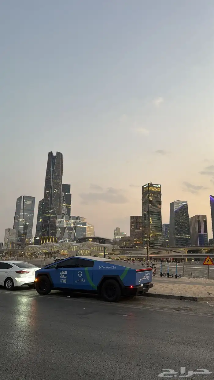 تسلا سايبرترك للتأجير الاعلاني 6