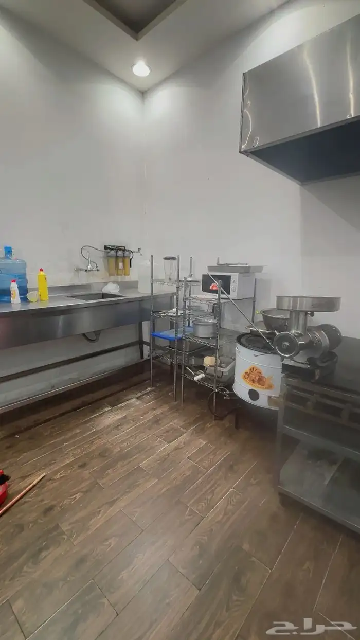 للبيع او للتقبيل ( اغراض مطعم ) موقع مميز 6