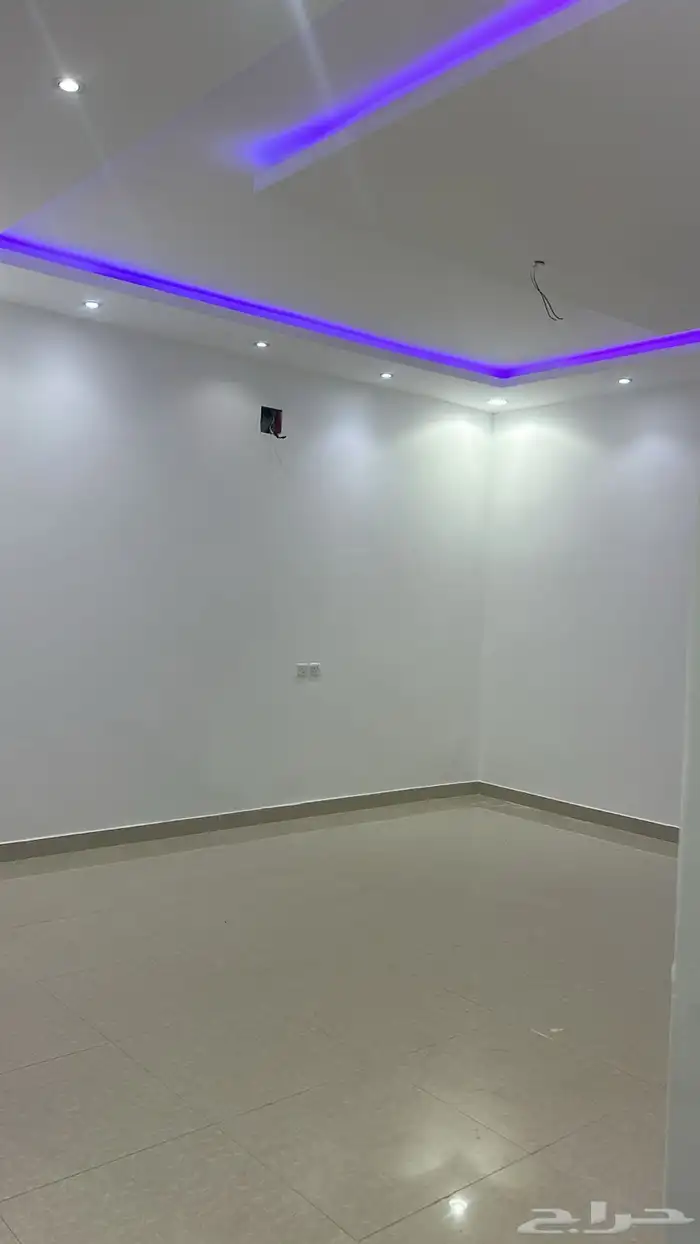 شقه للايجار حي الجنادريه 11