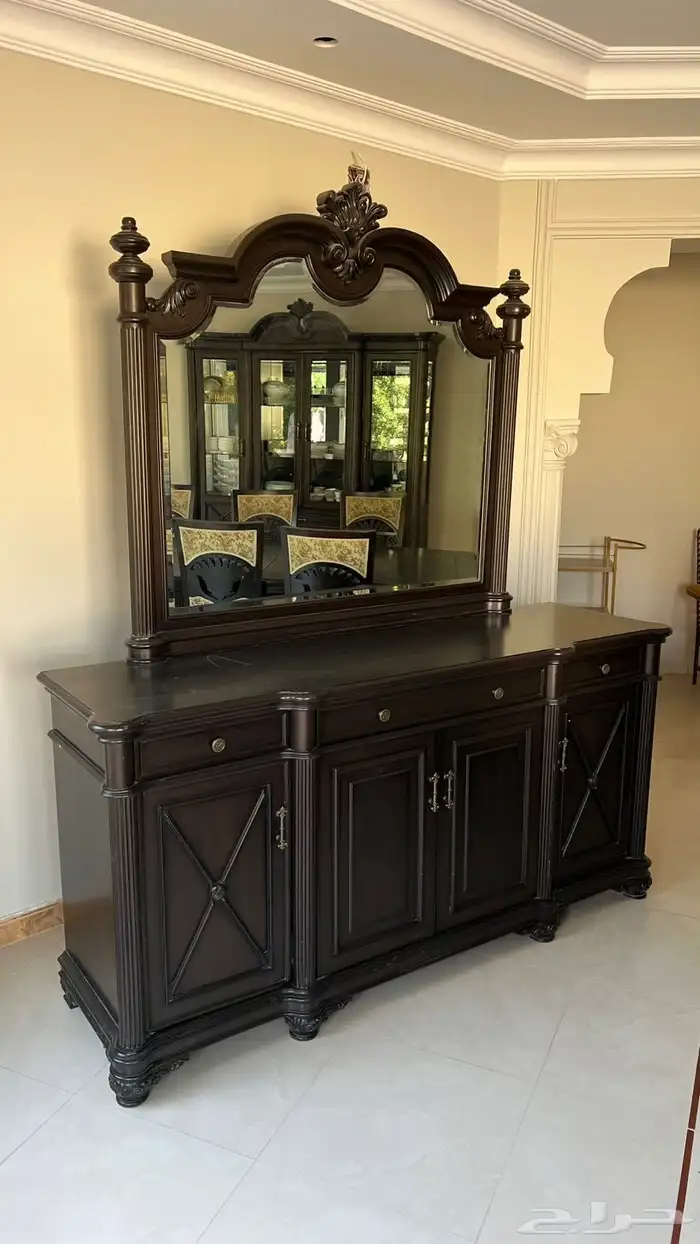 طاولة طعام كبير 2