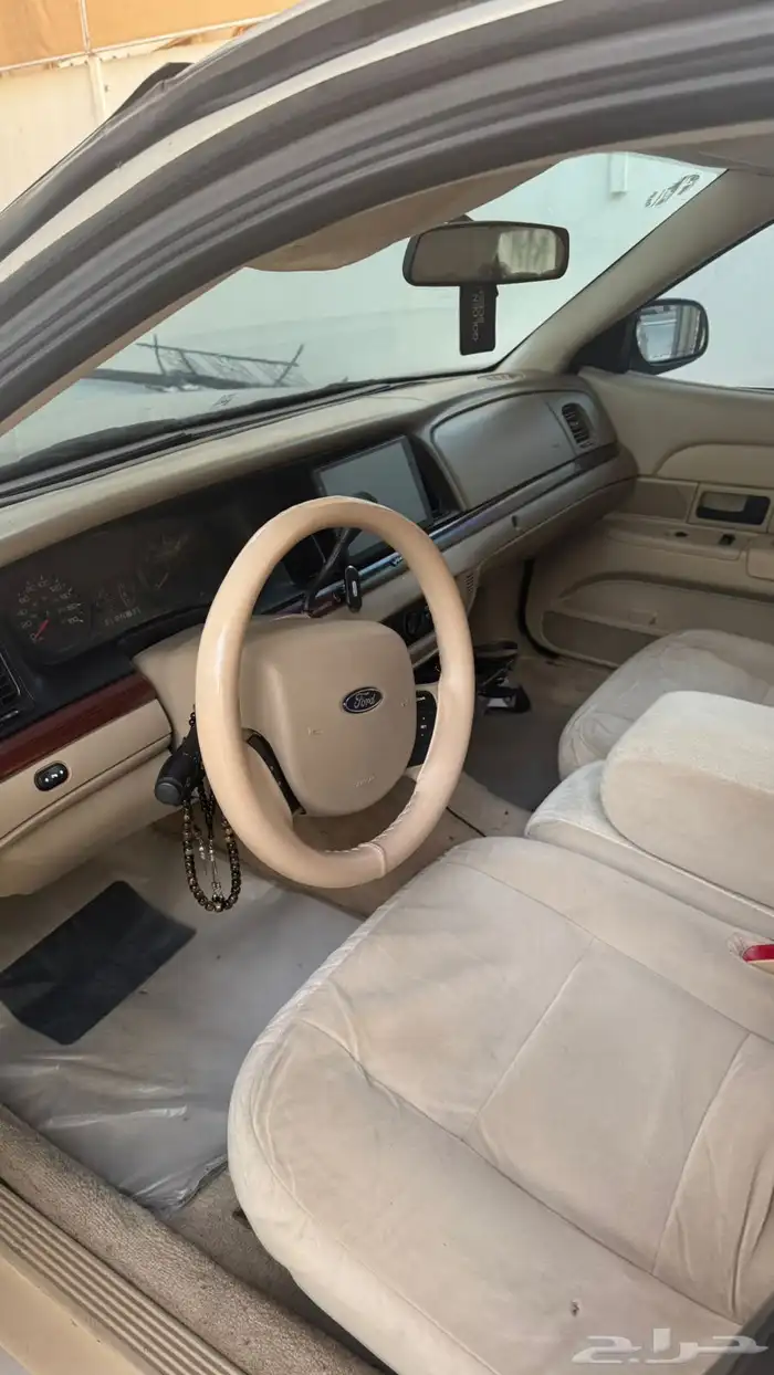 فورد فكتوريا 2011 4