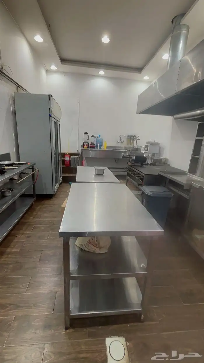 للبيع او للتقبيل ( اغراض مطعم ) موقع مميز 2