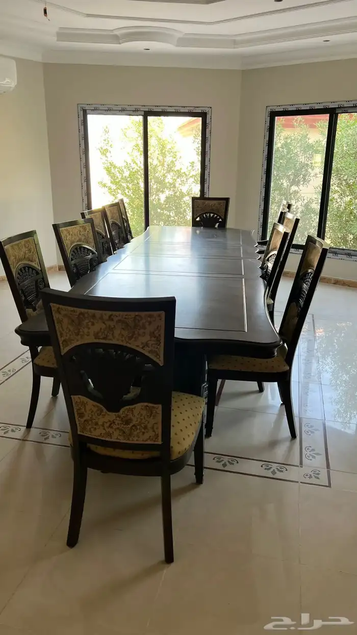 طاولة طعام كبير 4