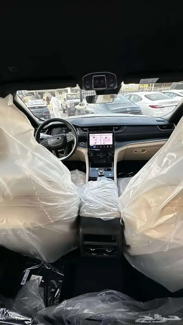 جيب جراند شيروكي لاريدو 2025 اقوي العروض لفتره محدوده 12