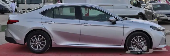 تويوتا كامري E بنزين 2025 سعودي اقل سعر 11