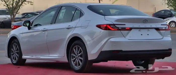 تويوتا كامري E بنزين 2025 سعودي اقل سعر 8