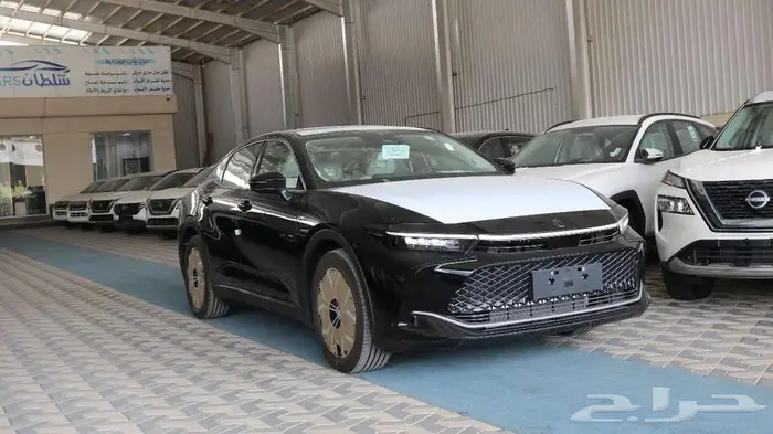 تويوتا كراون بريميوم موديل 2025 متوفرجميع الالوان كاش اقساط 1