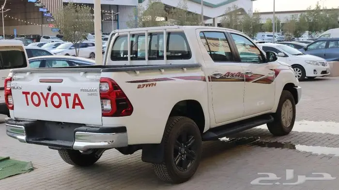 هايلكس بنزين دبل توماتيك فل كامل بصمه بريمي 2025 3