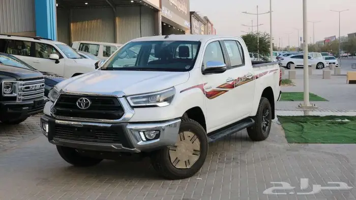 هايلكس بنزين دبل توماتيك فل كامل بصمه بريمي 2025 6