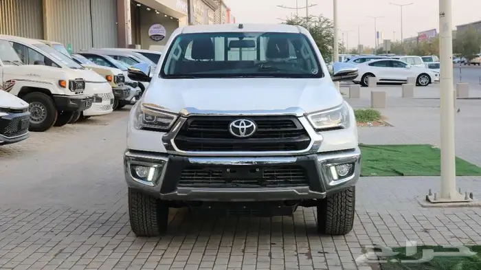 هايلكس بنزين دبل توماتيك فل كامل بصمه بريمي 2025 4