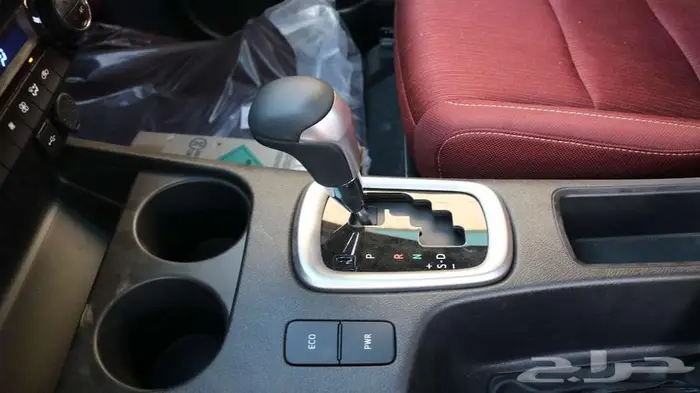 هايلكس بنزين دبل توماتيك فل كامل بصمه بريمي 2025 15