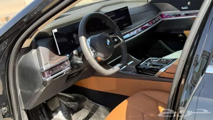 بي ام دبليو 735i موديل 2026 اسود خليجي 6
