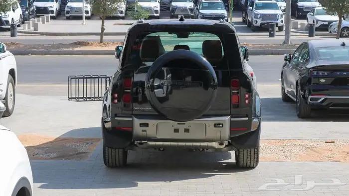 لاند روفر ديفيندر HSE 2026 كاش وبالتقسيط 16