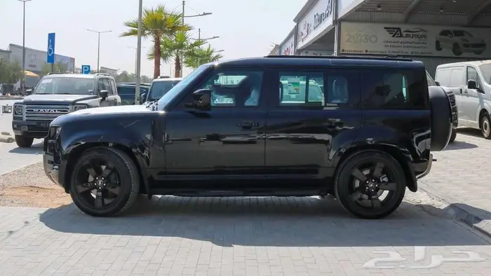 لاند روفر ديفيندر HSE 2026 كاش وبالتقسيط 15
